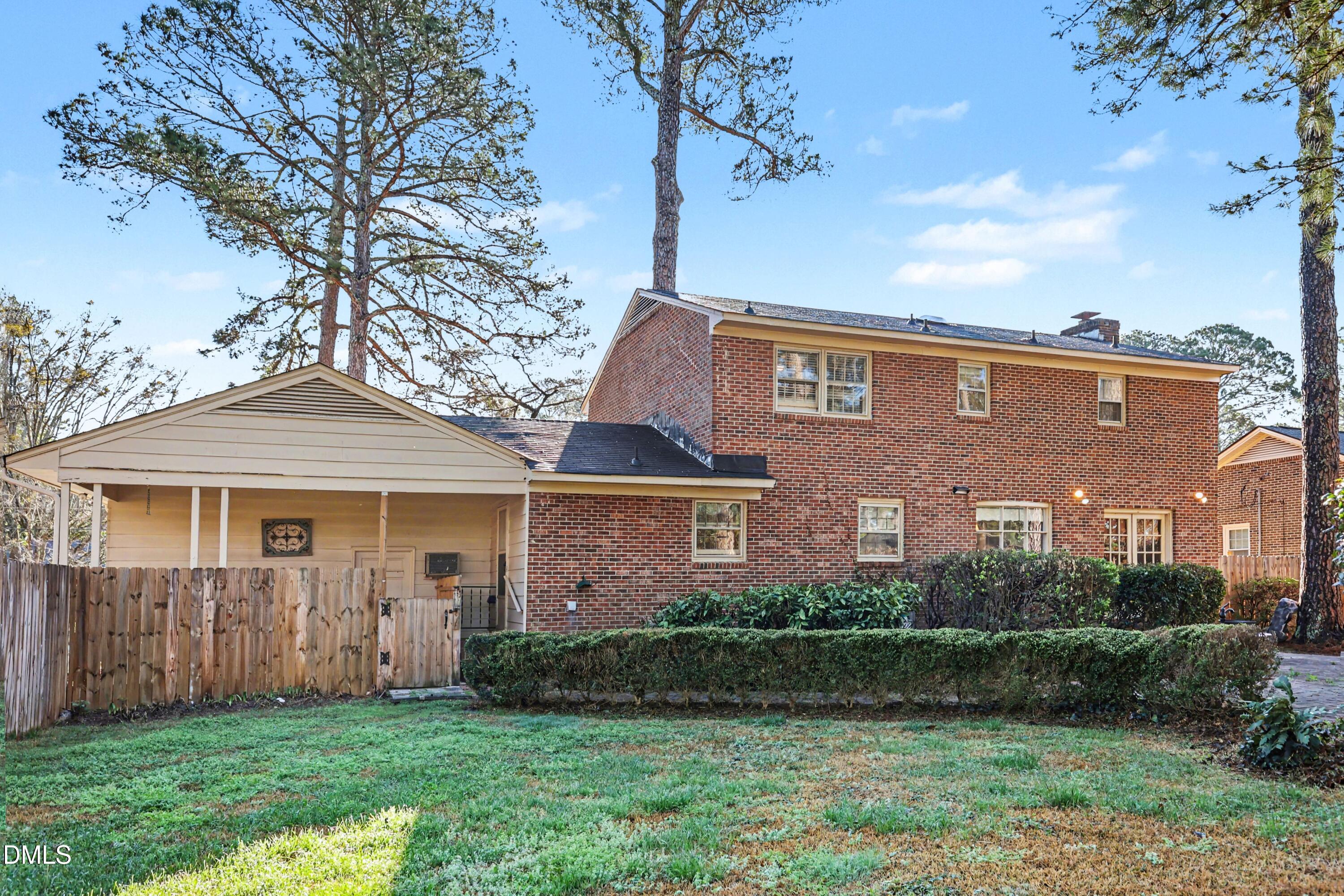 1128 Knollwood Drive NW