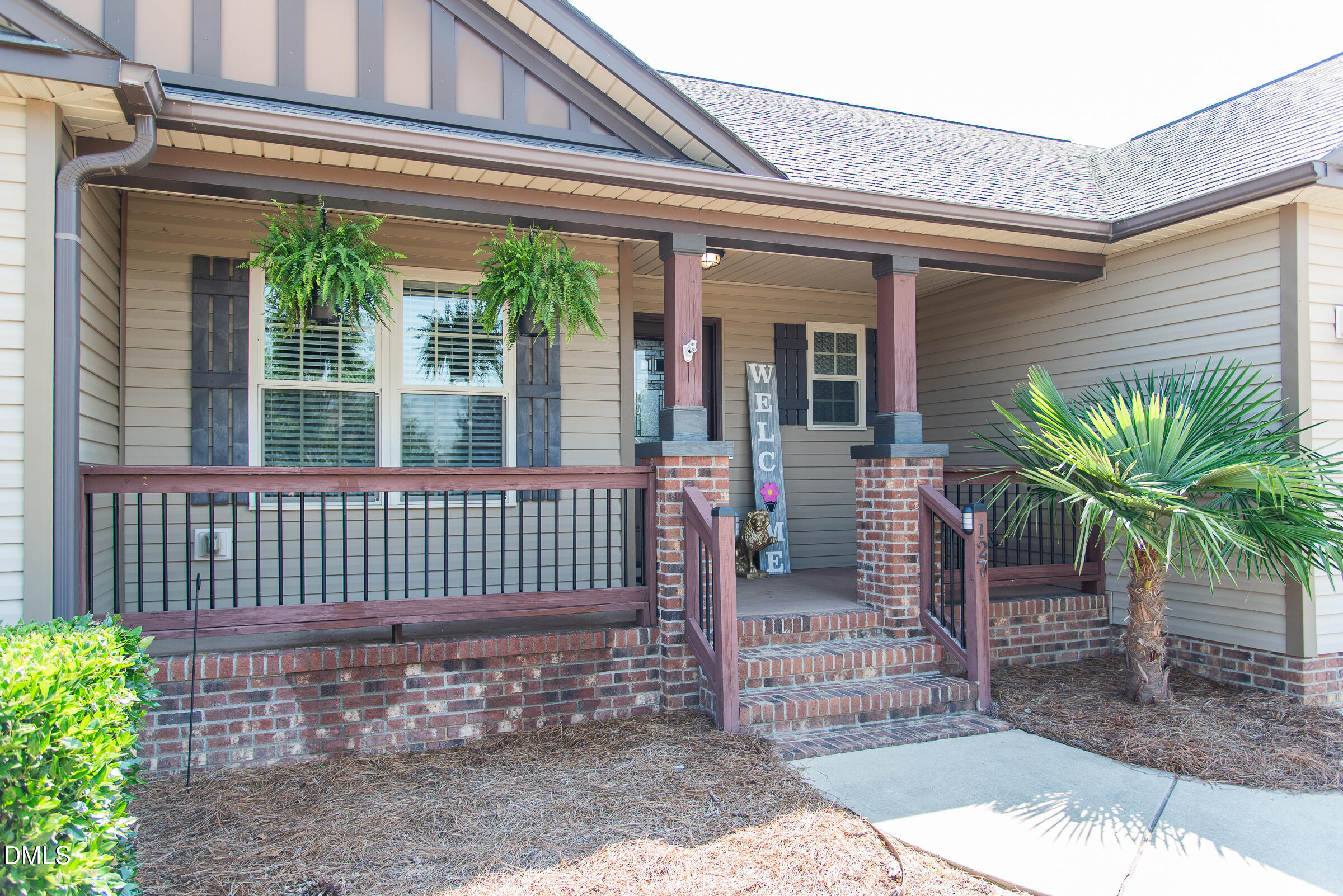 127 Woodglen Drive