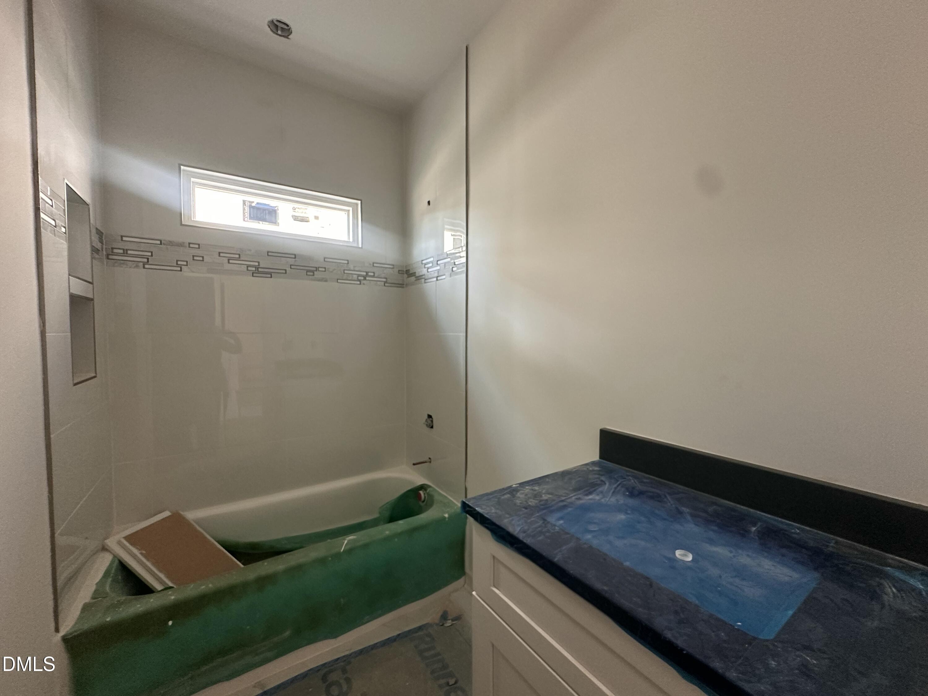1521 Sunrise Avenue