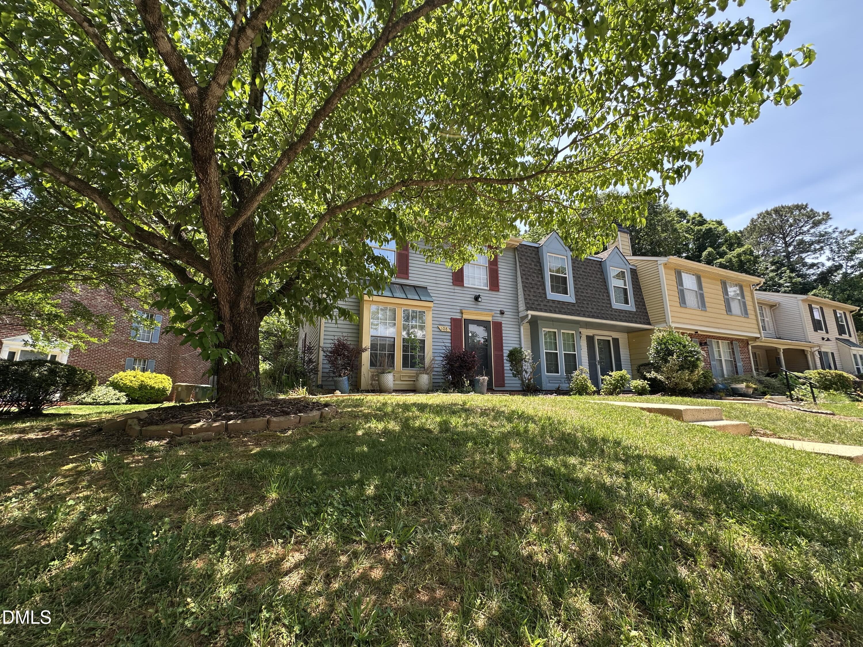 108 E Chalfont Way