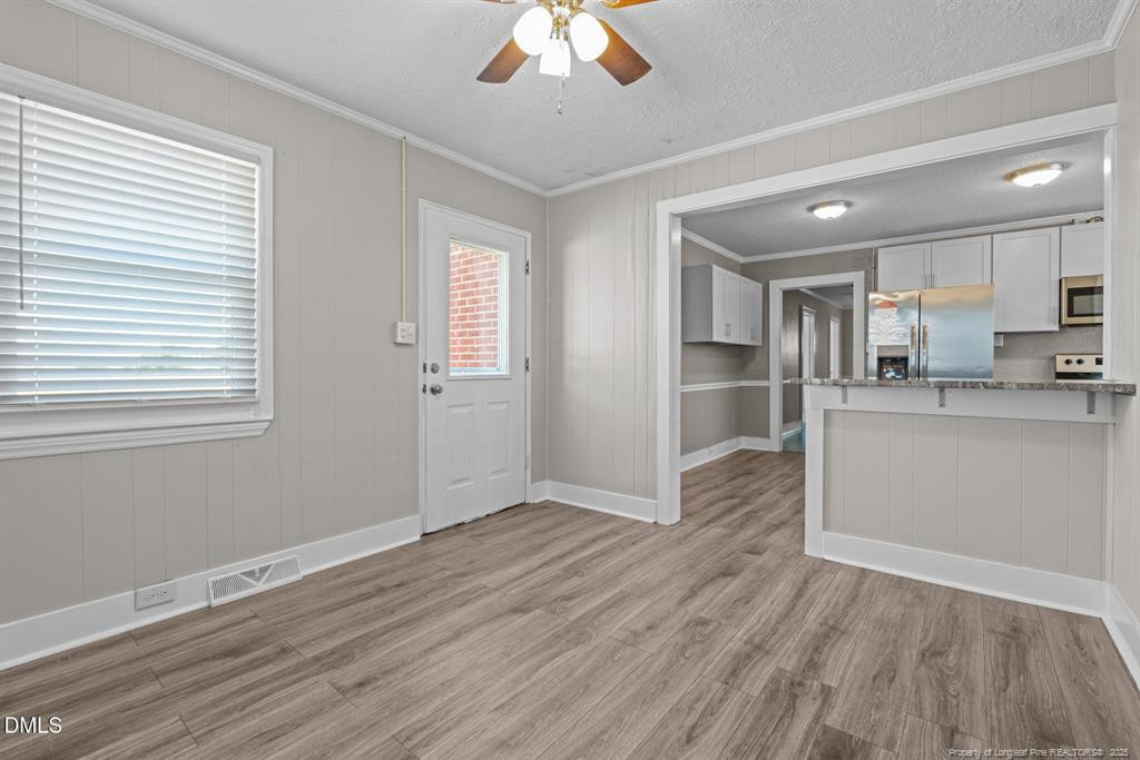 406 E Harrington Avenue