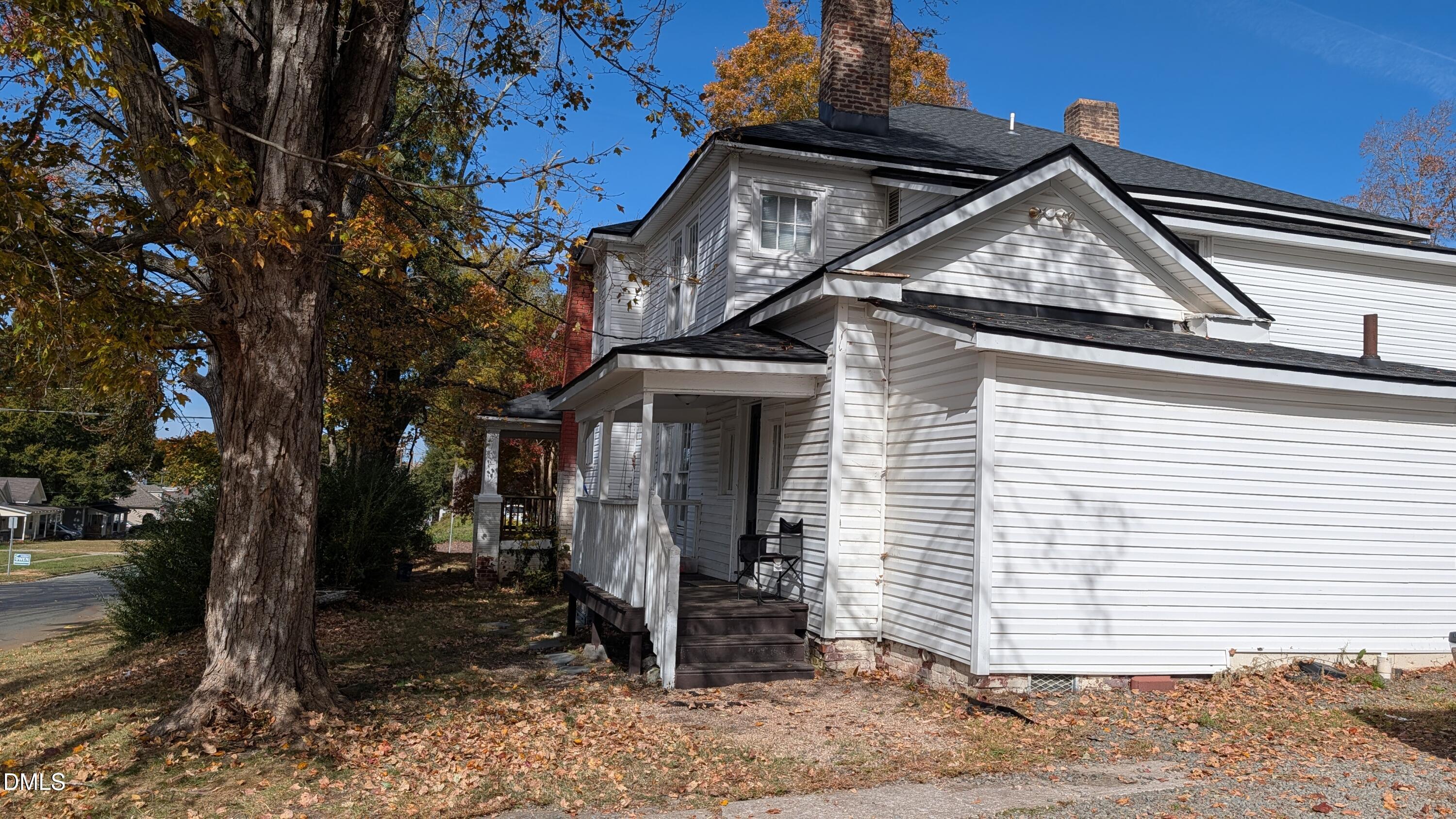 520 Everett St Street