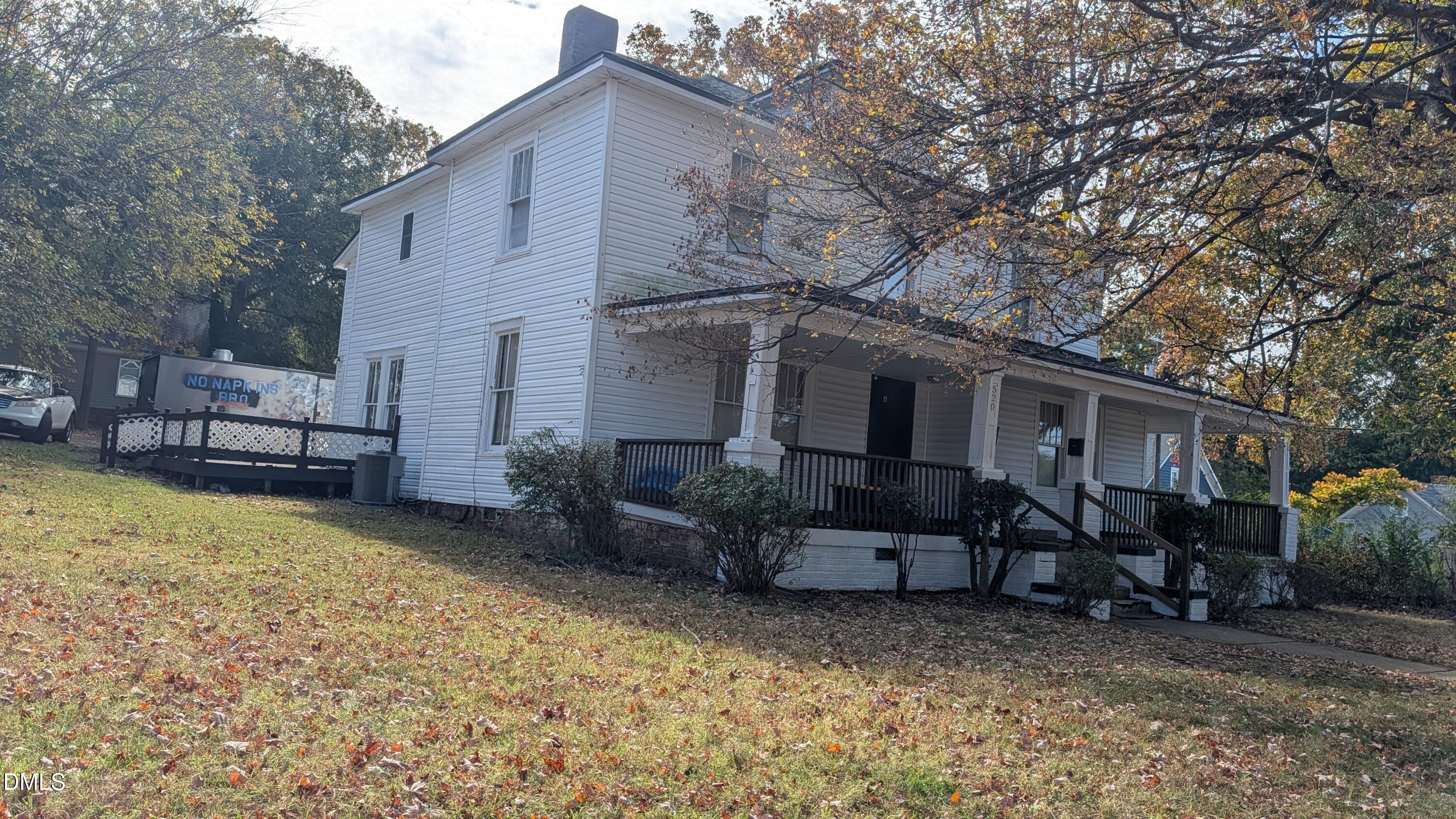 520 Everett St Street