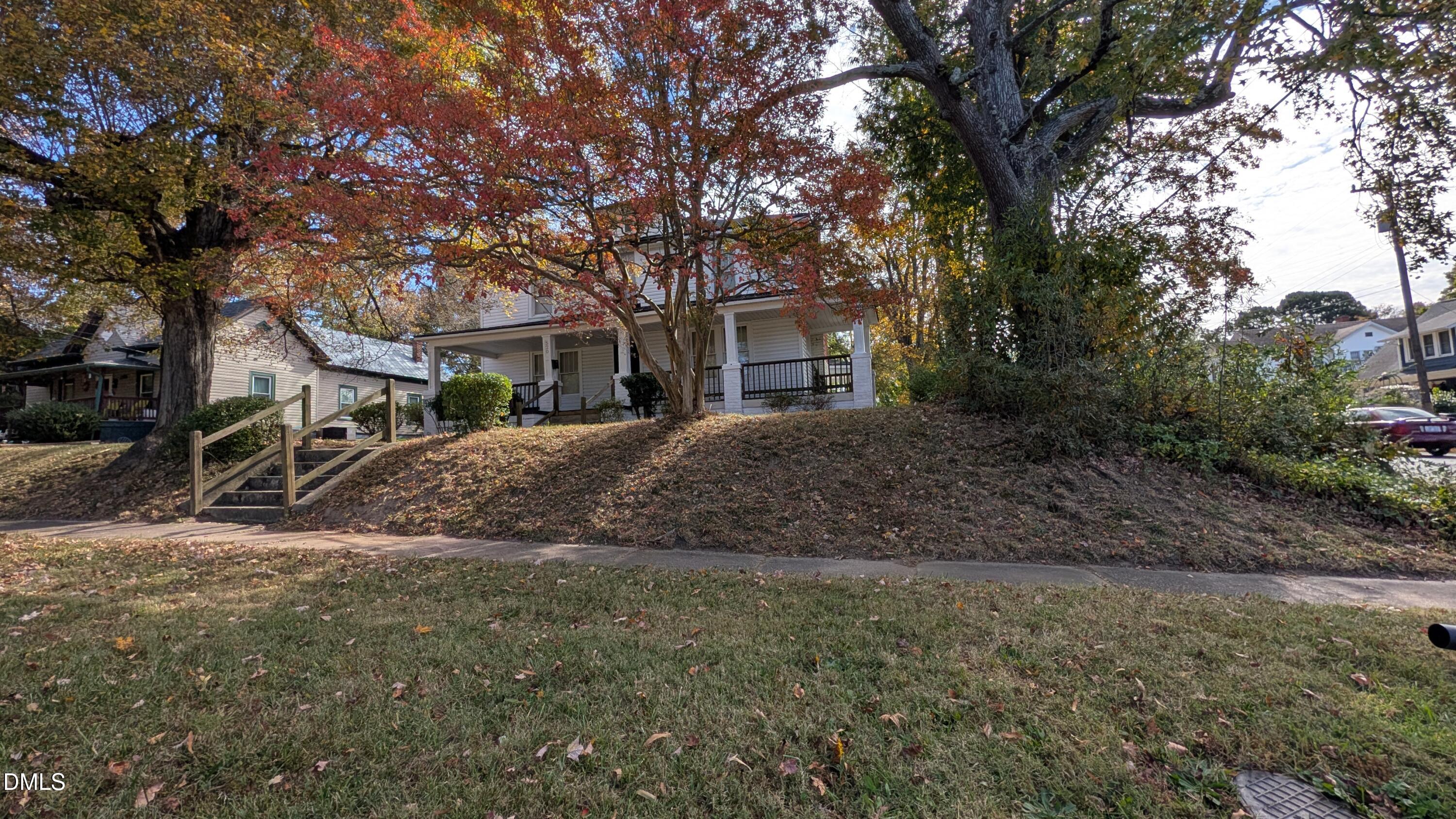 520 Everett St Street