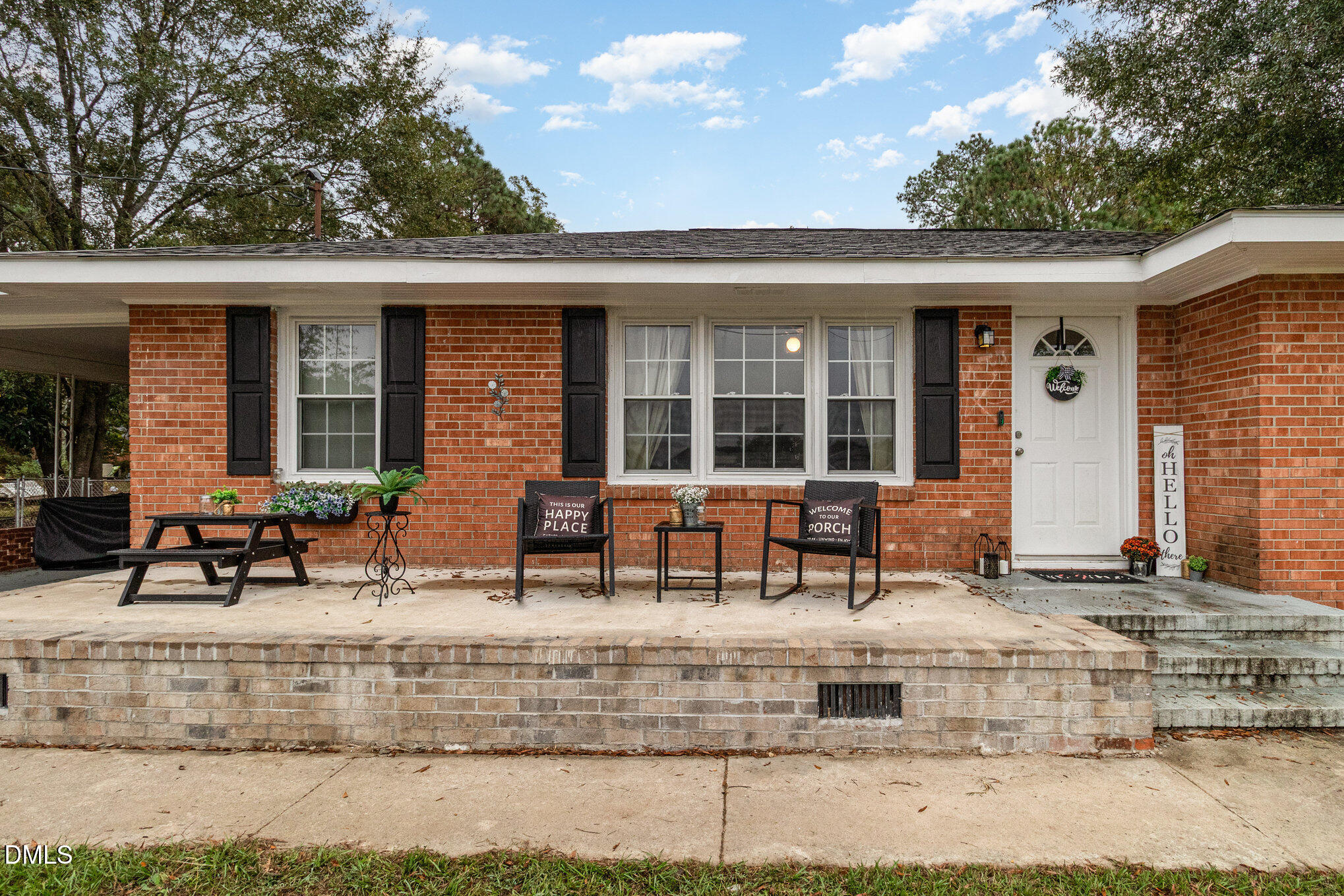 2004 S John Street Street