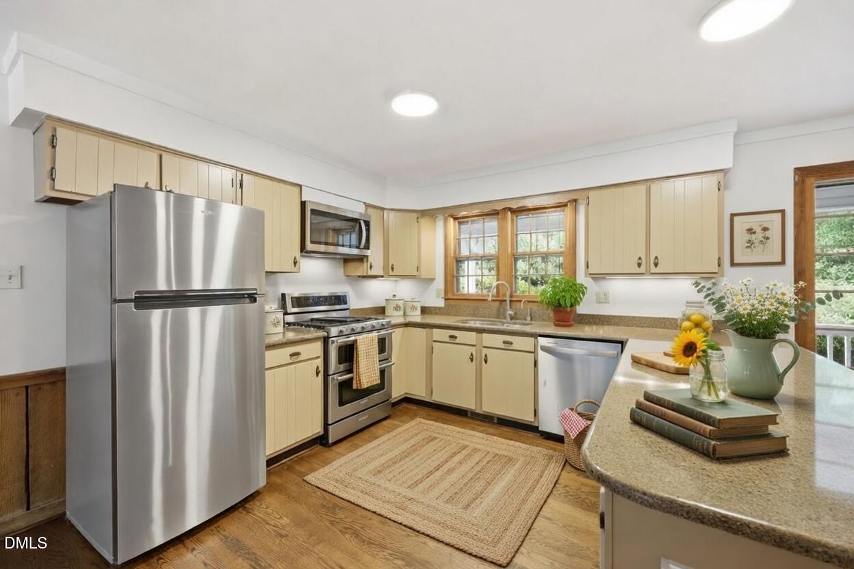 8704 Danbury Circle