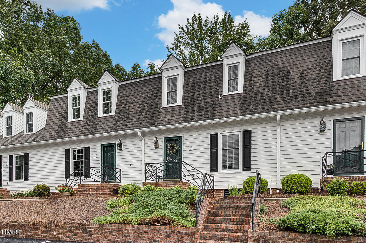 330 W Presnell Street 7