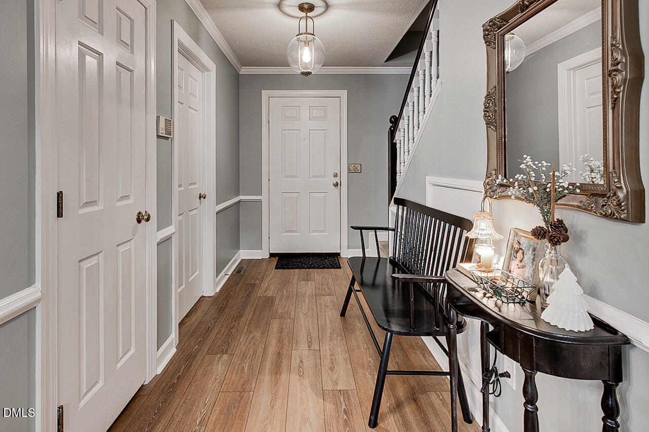 330 W Presnell Street 7