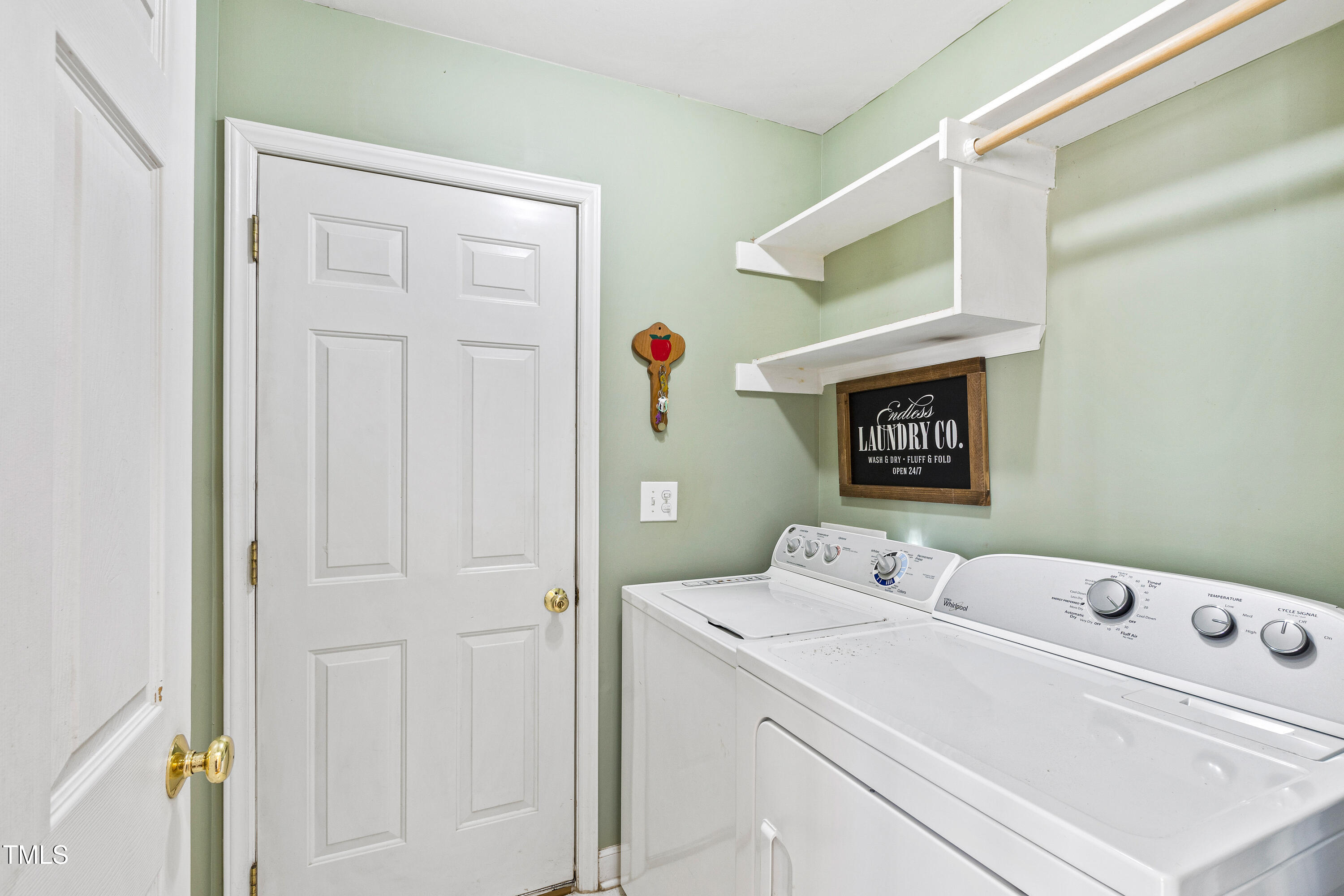 Wake Forest, North Carolina 27587, United States, 3 Bedrooms Bedrooms, ,3 BathroomsBathrooms,Residential,Pending,79896