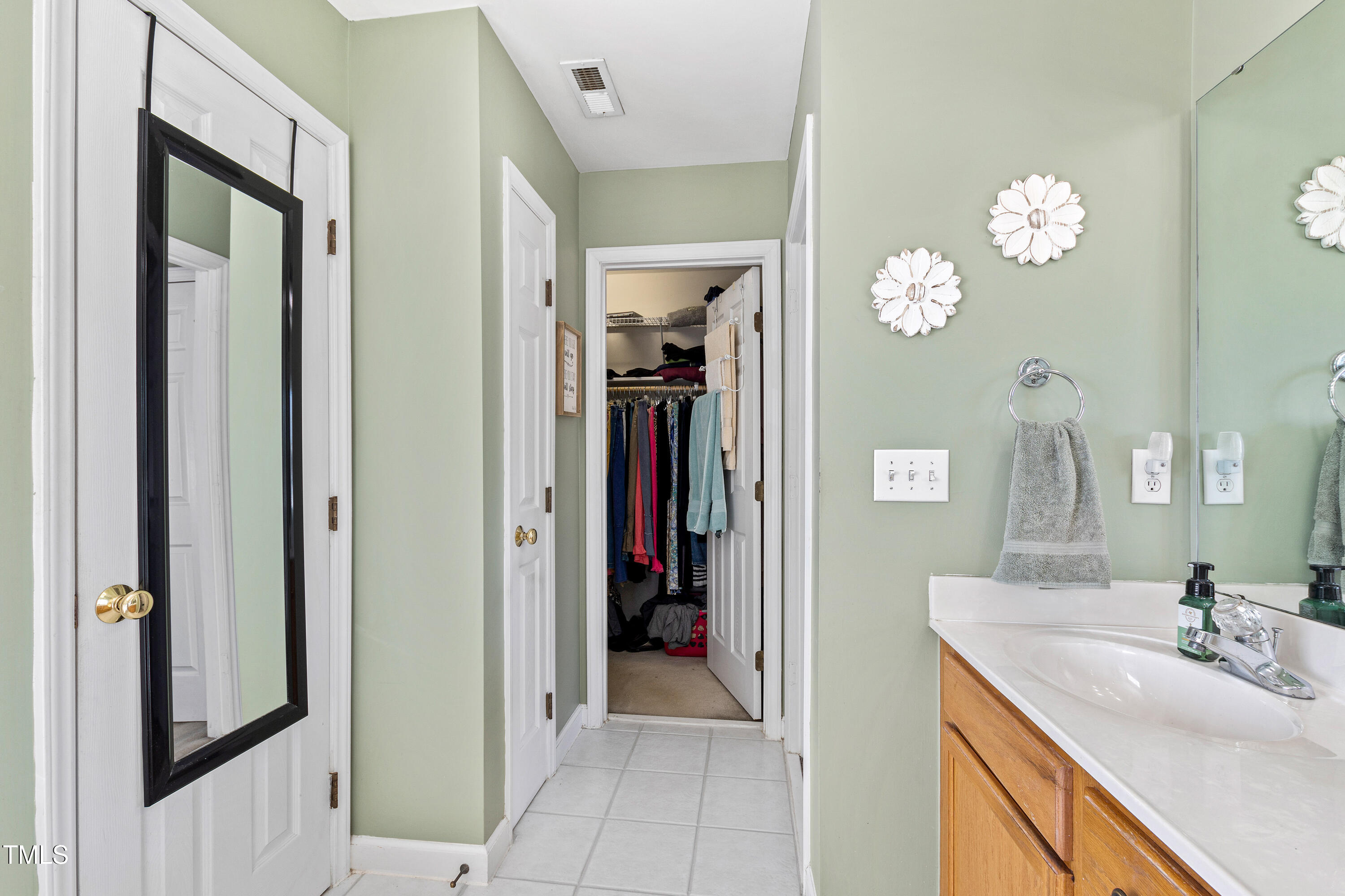 Wake Forest, North Carolina 27587, United States, 3 Bedrooms Bedrooms, ,3 BathroomsBathrooms,Residential,Pending,79896