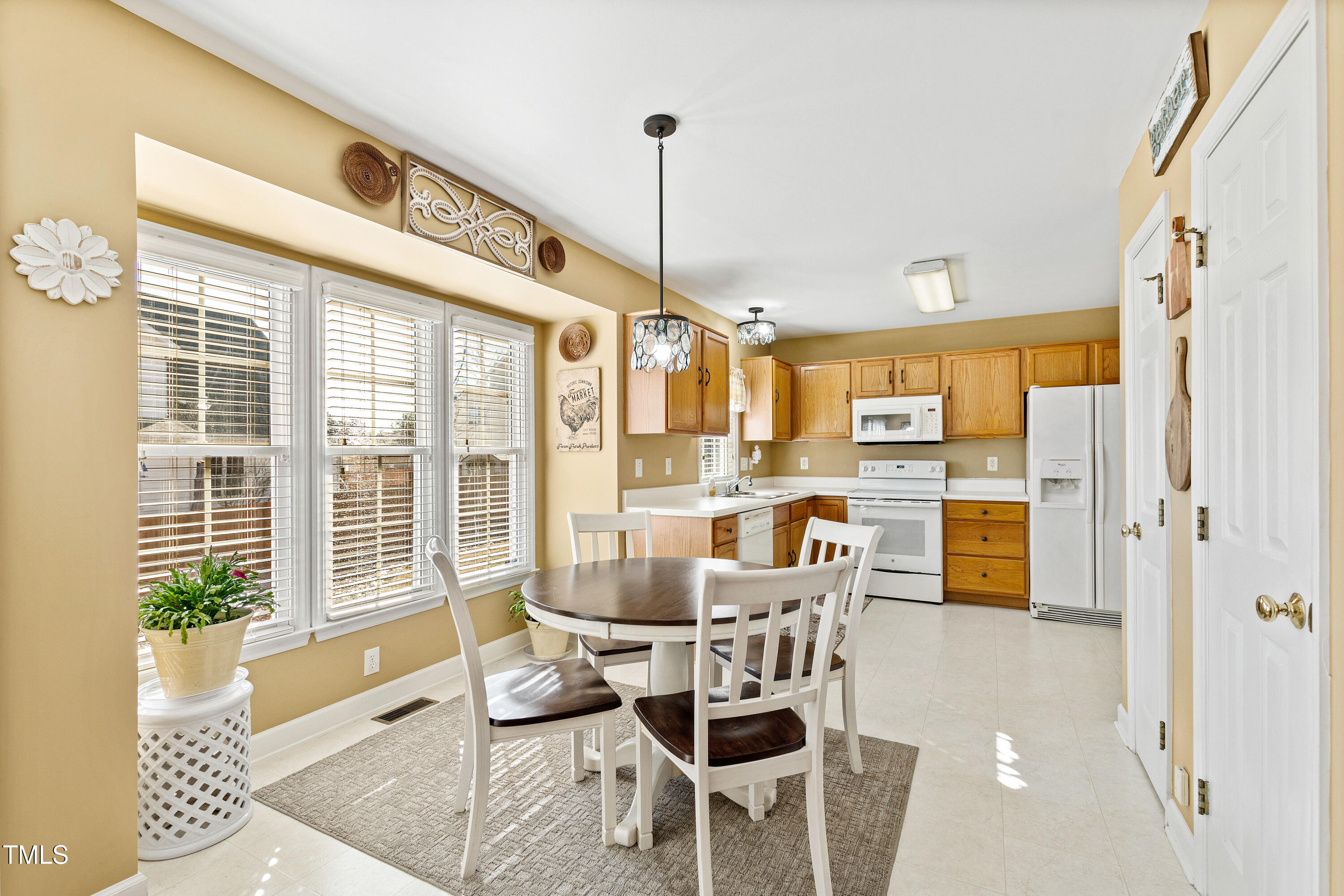 Wake Forest, North Carolina 27587, United States, 3 Bedrooms Bedrooms, ,3 BathroomsBathrooms,Residential,Pending,79896