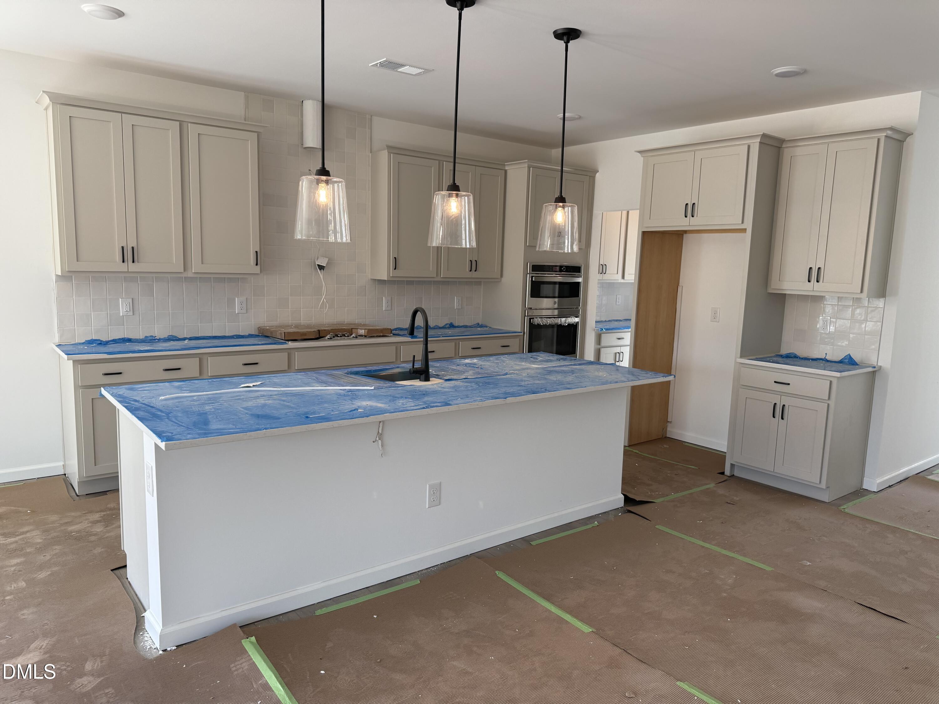 433 Contempo Drive 3