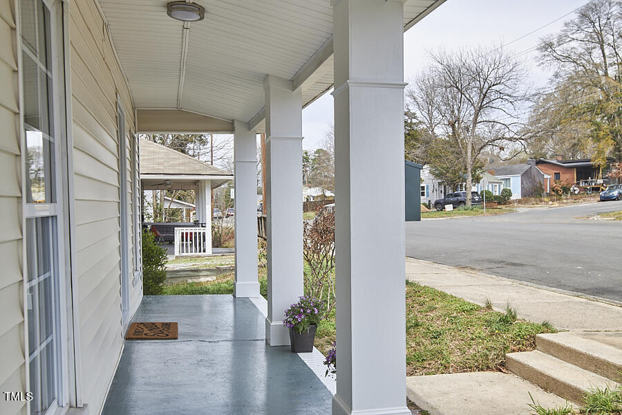 913 Washington Street