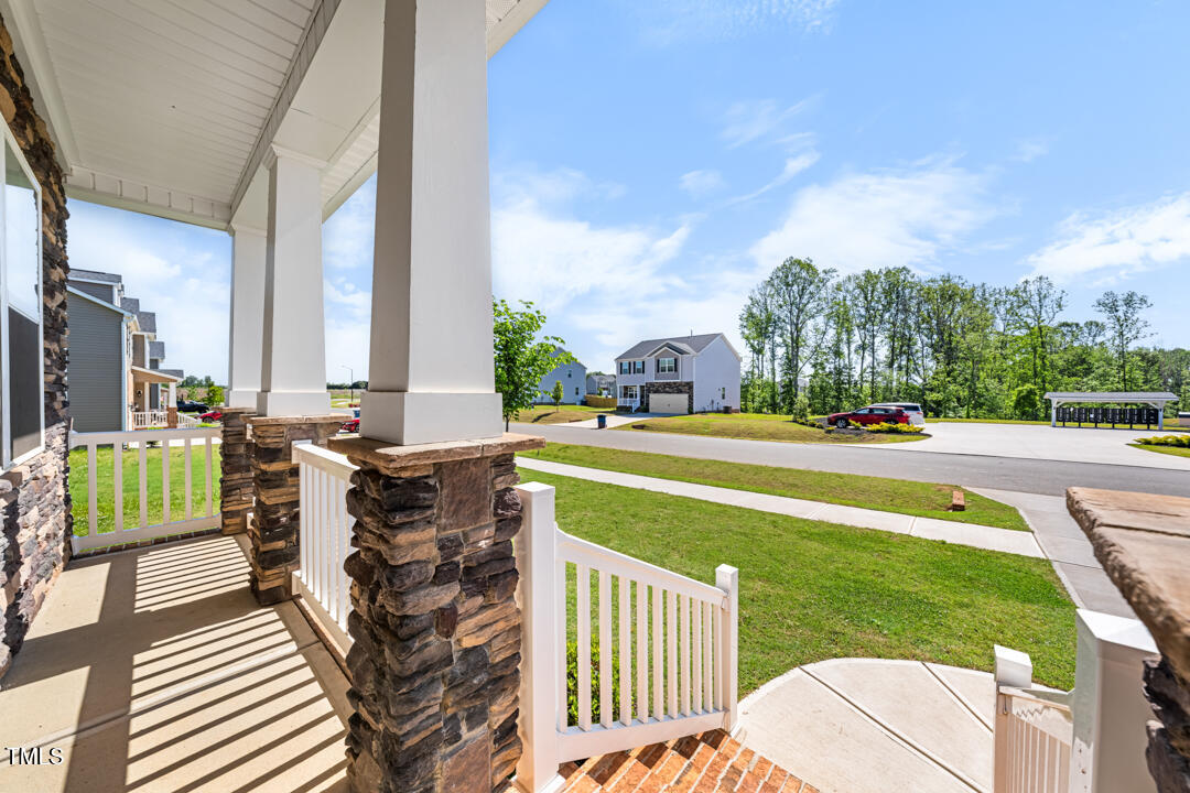 2415 Ivy Knoll Drive