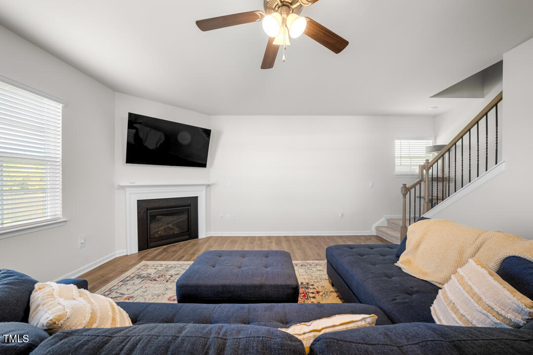 2415 Ivy Knoll Drive