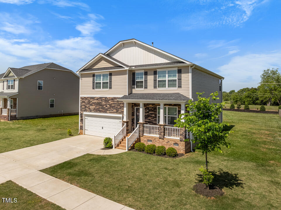 2415 Ivy Knoll Drive