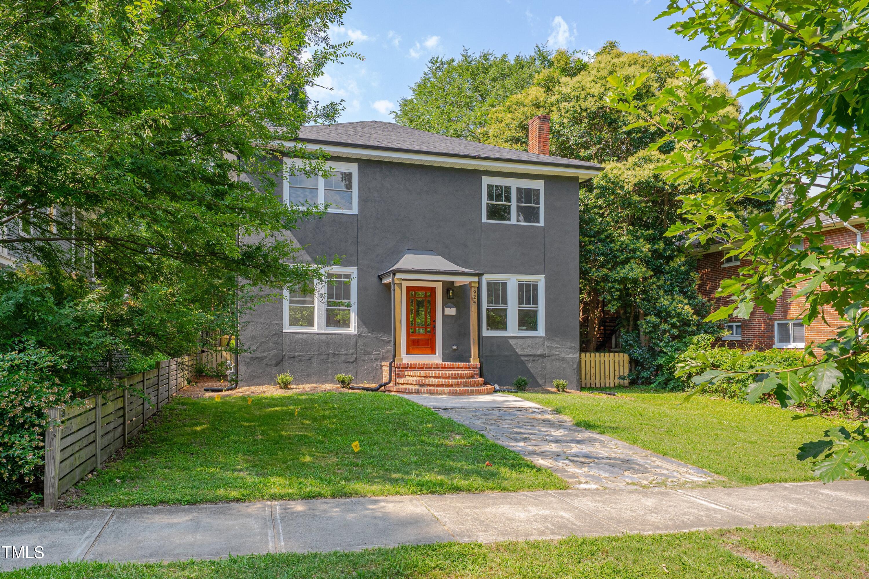 924 W Trinity Avenue