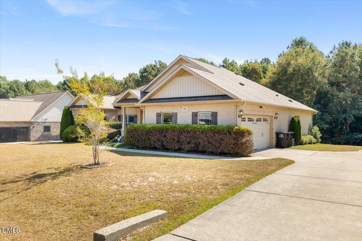 250 Crosscreek Lane