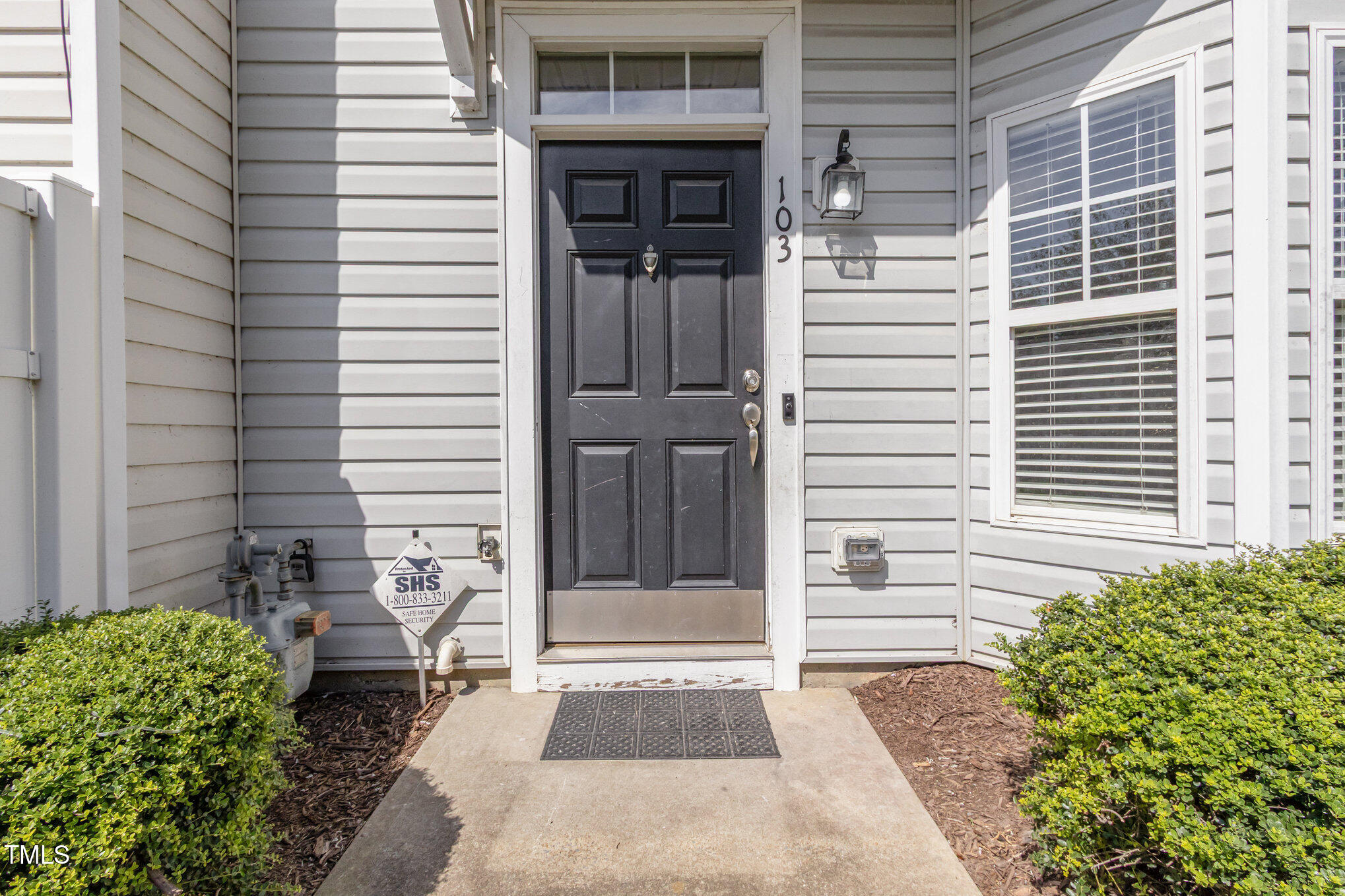 1211 Canyon Rock Court 103