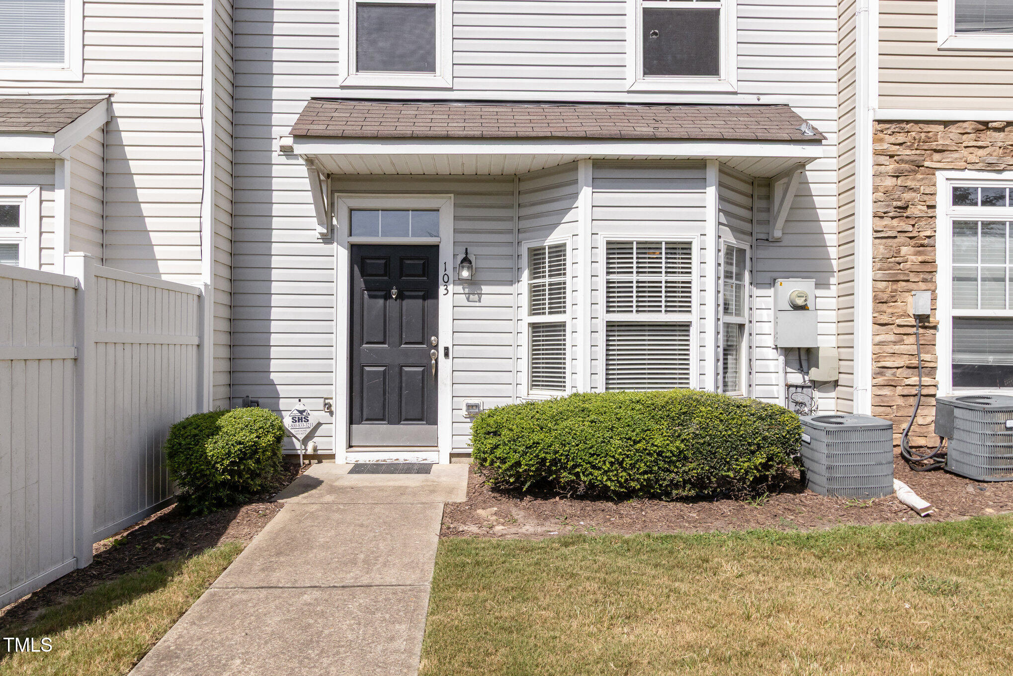 1211 Canyon Rock Court 103