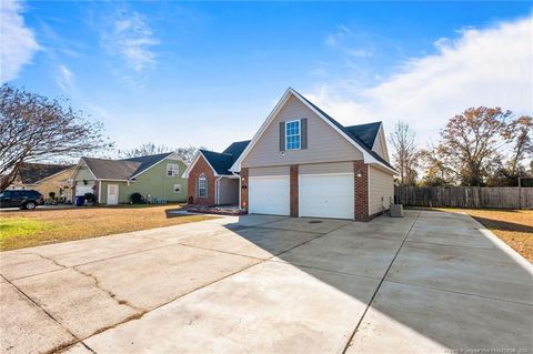 A home in Raeford