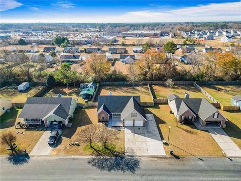 A home in Raeford