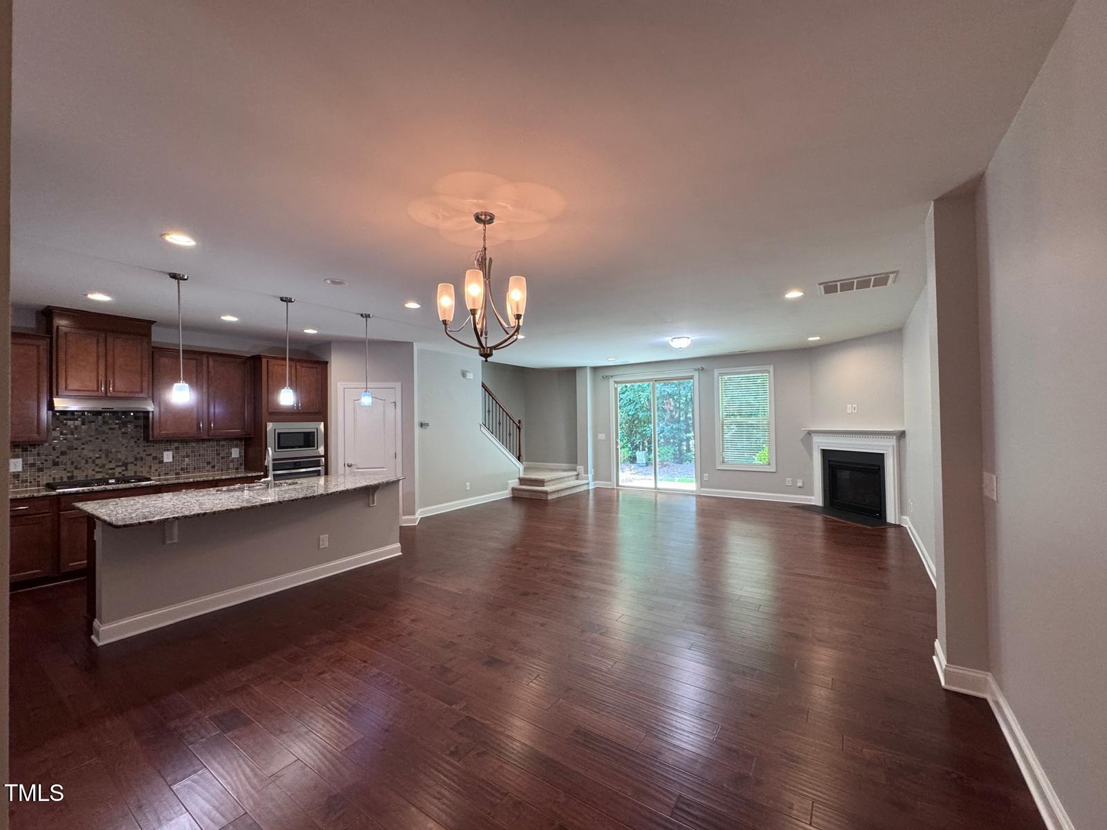 238 Alamosa Place