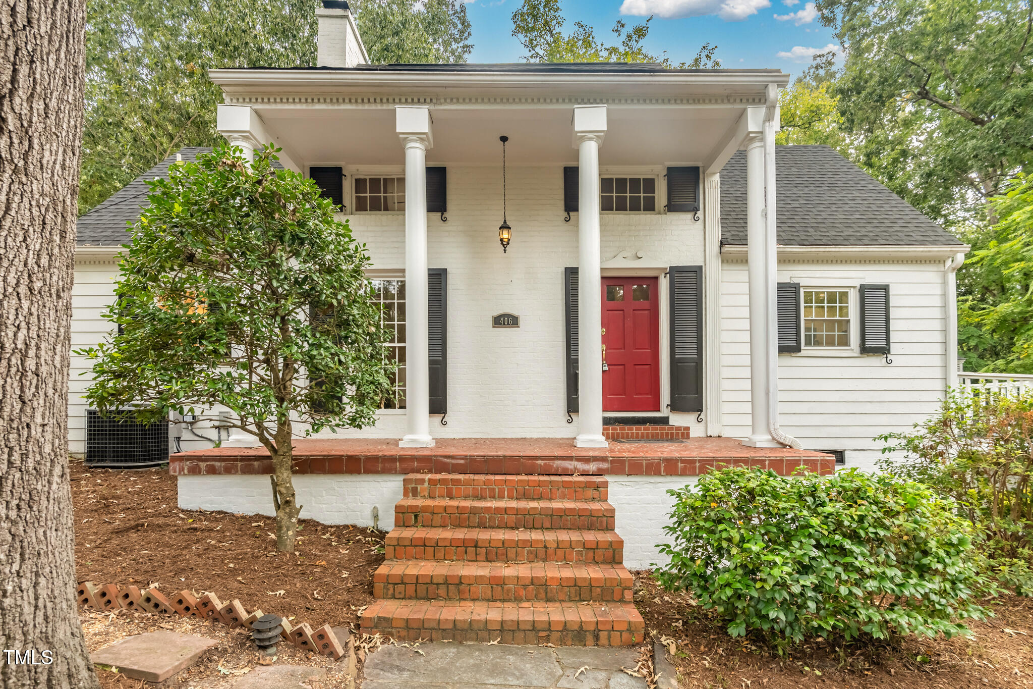 406 E Markham Avenue