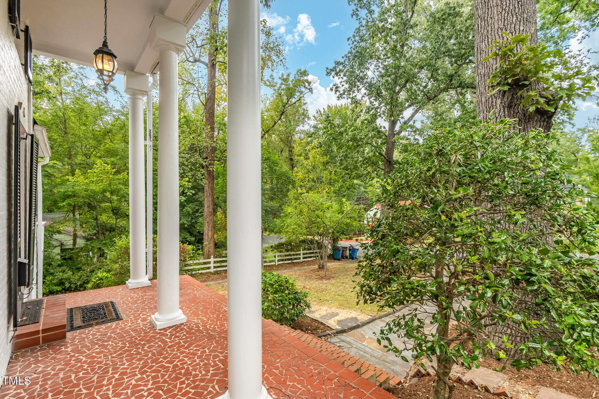 406 E Markham Avenue