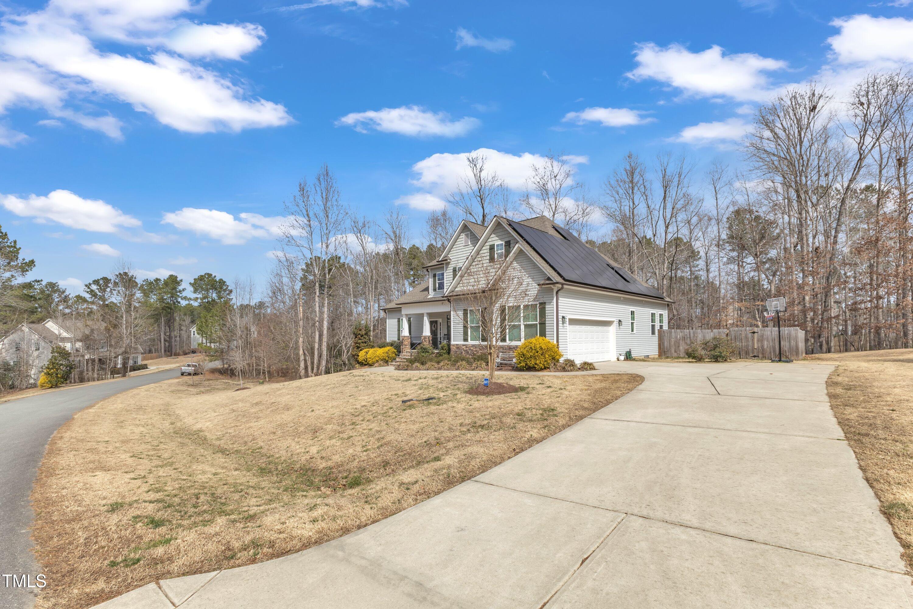 330 Bridgeport Circle