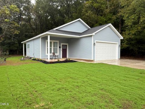 509 E Elizabeth Street Selma NC 27576