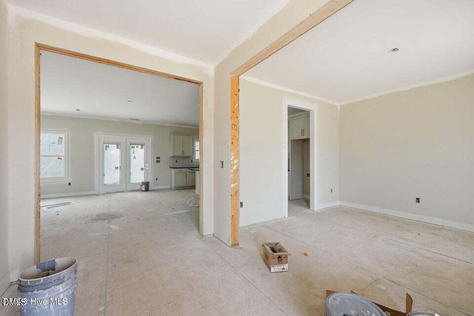 305 Mace Street
