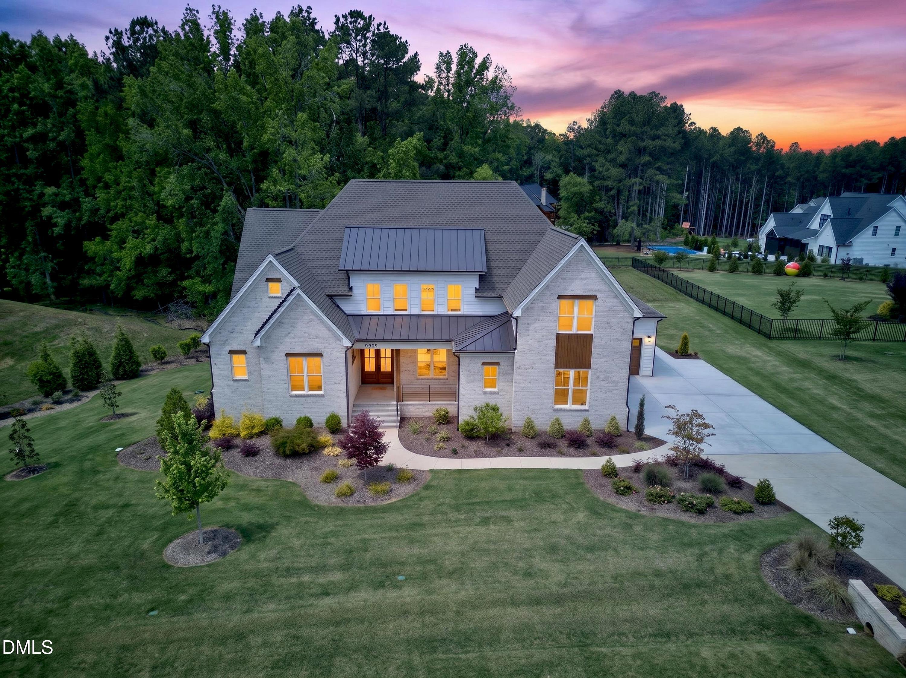 8909 Grand Highland Way