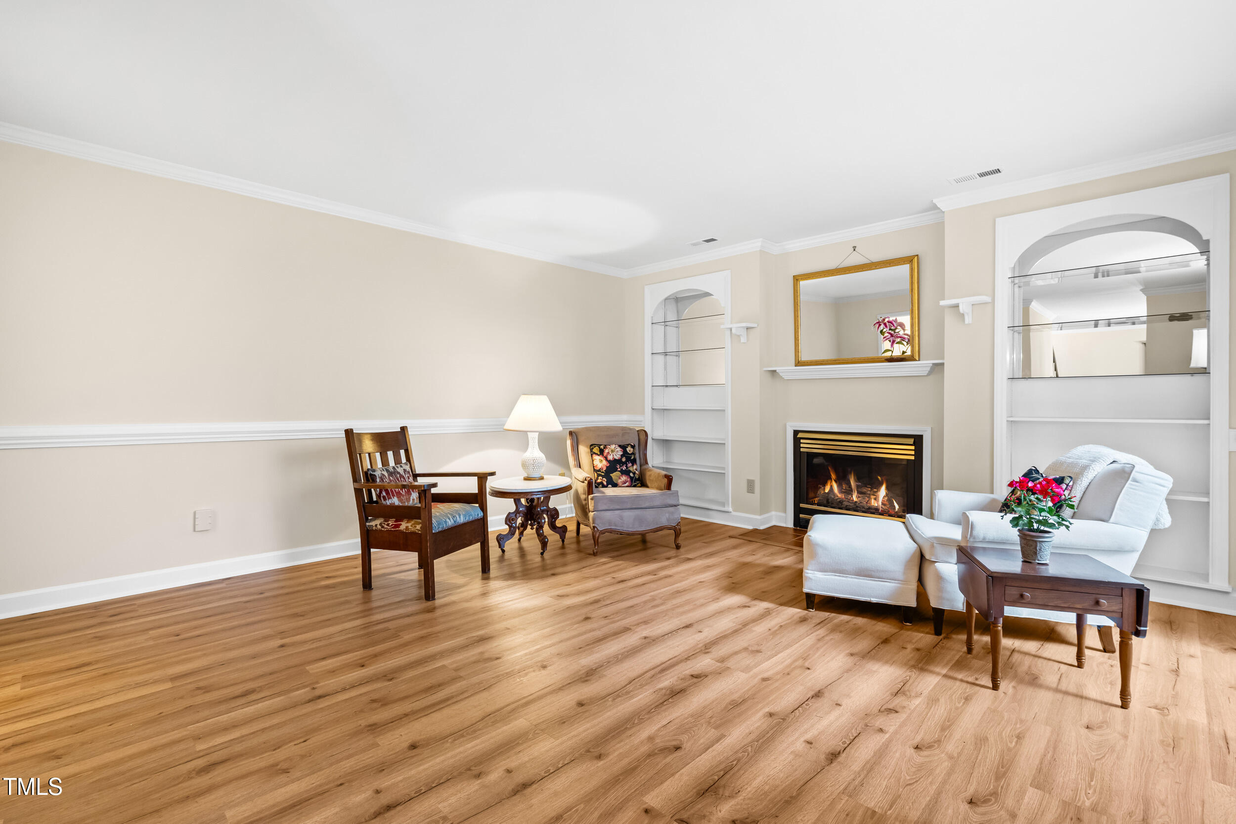 320 Summerwalk Circle