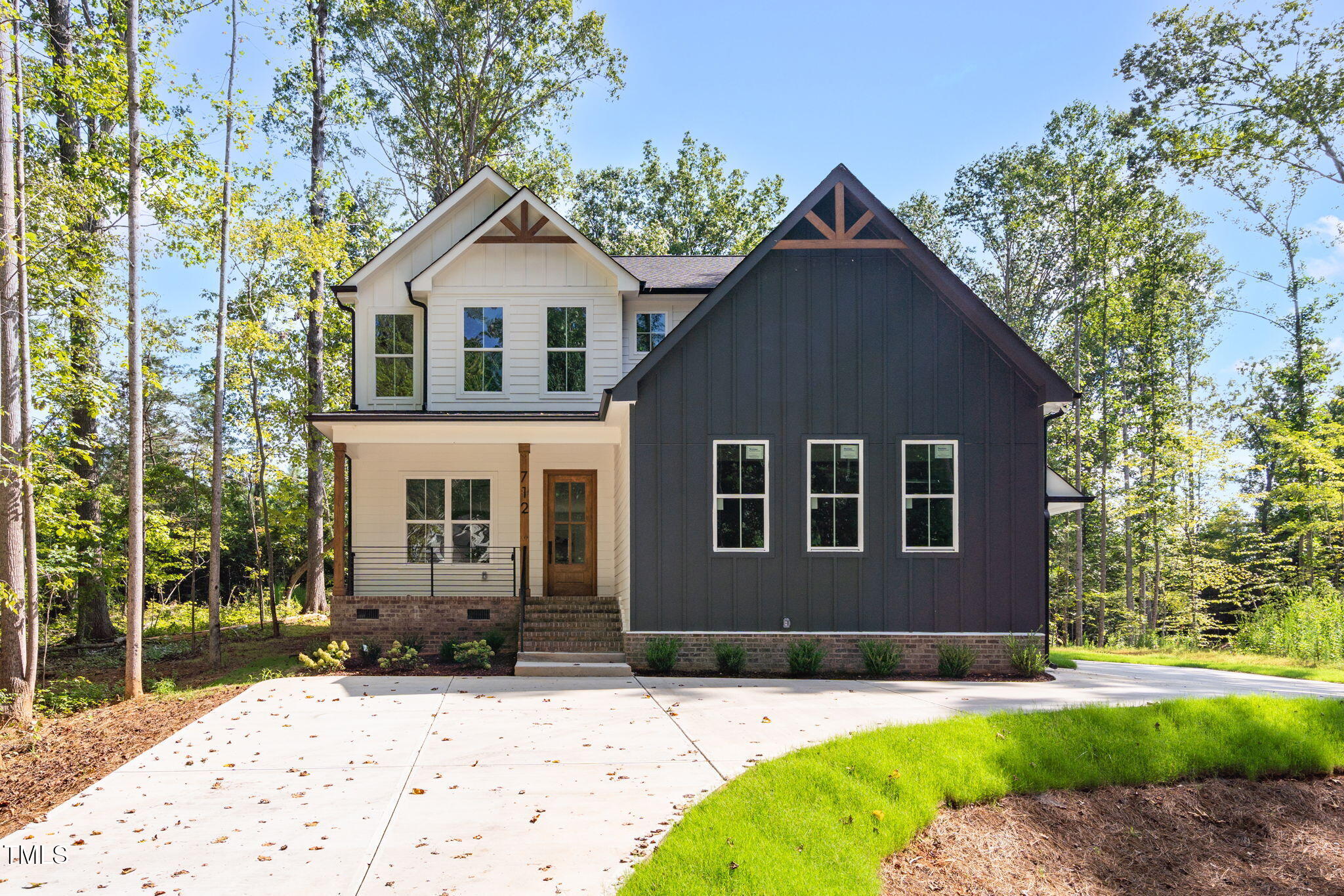 712 Oaks Lane Road