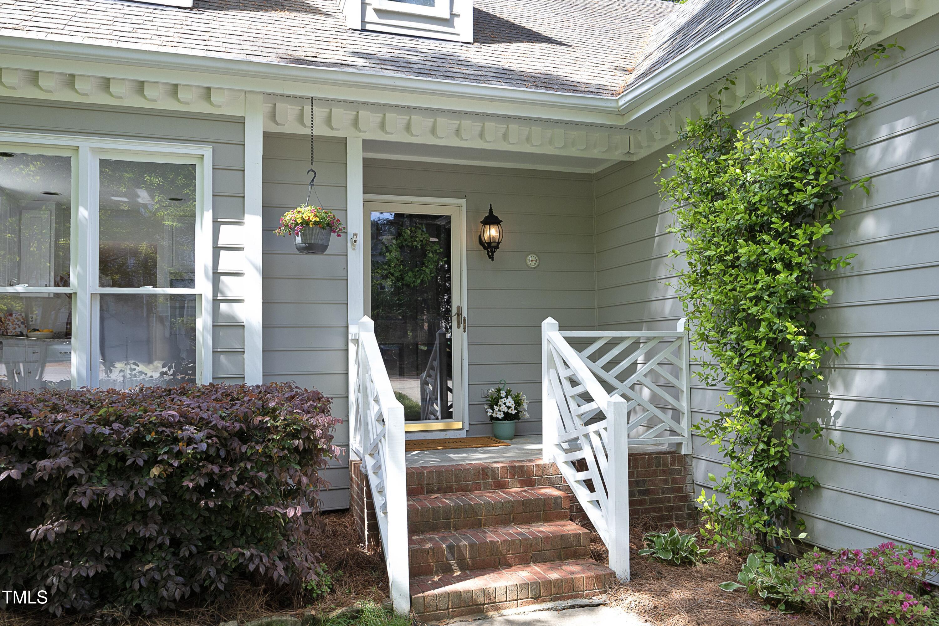 104 Silver Fox Court