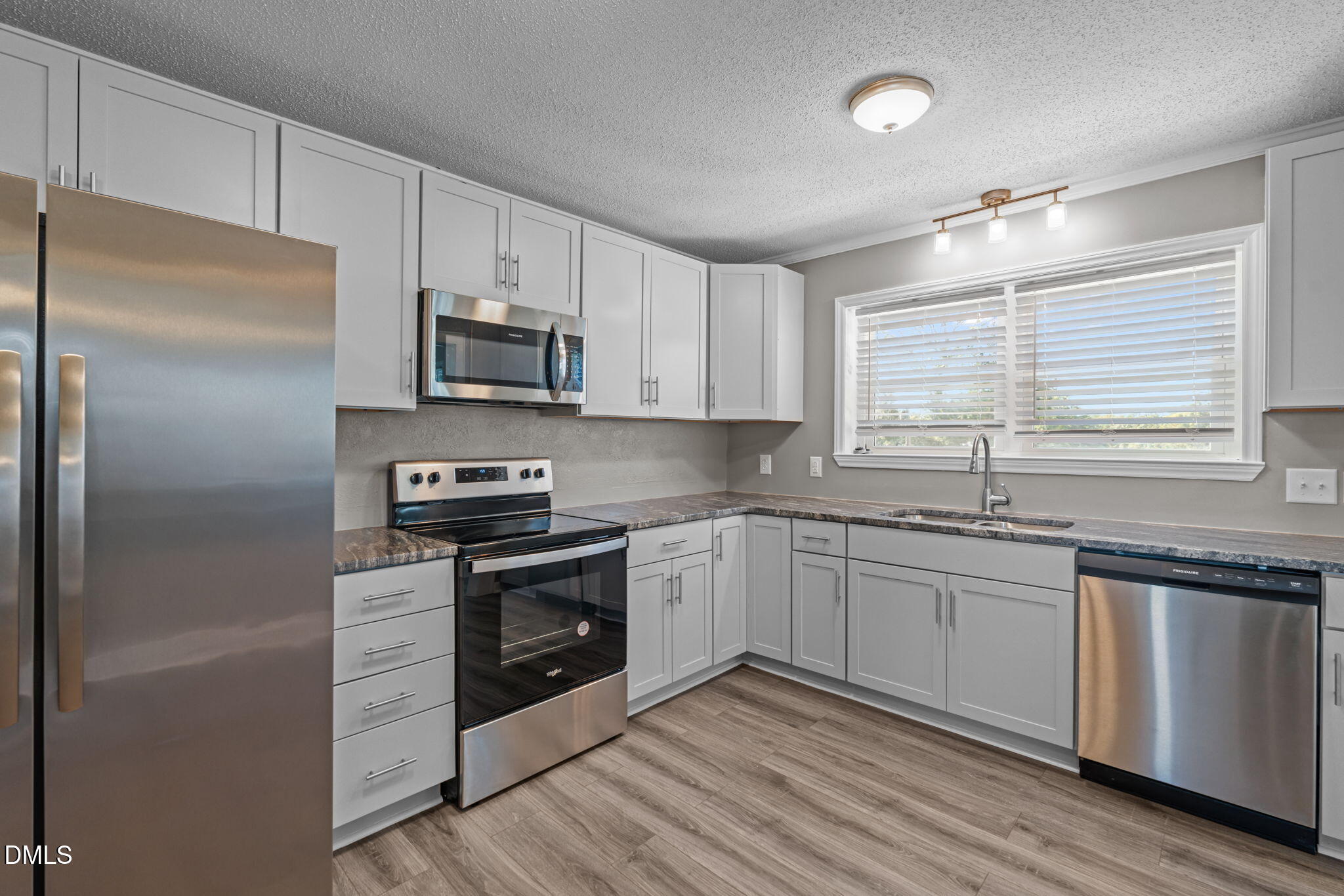 406 E Harrington Avenue