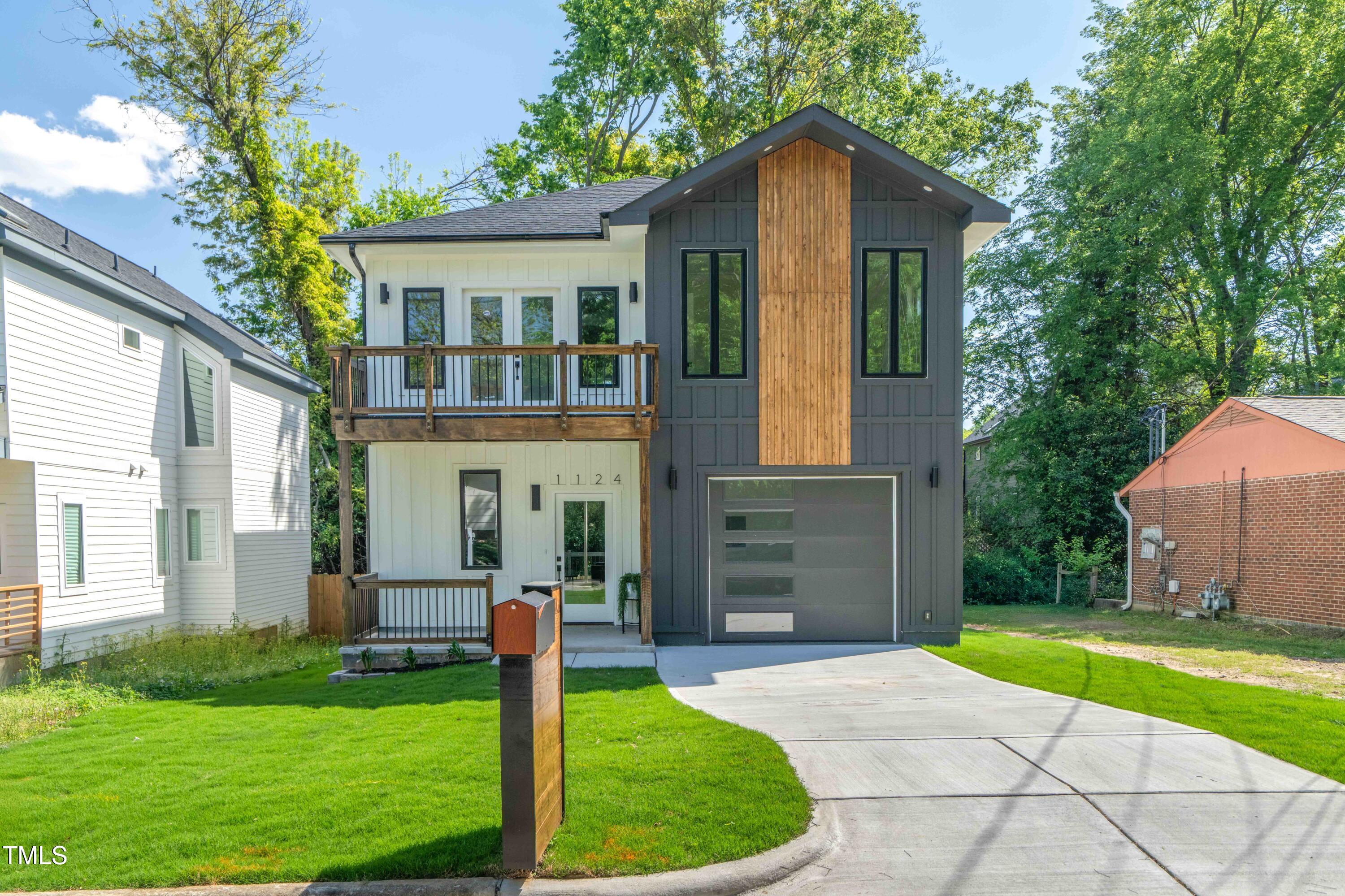 1124 Upchurch Street