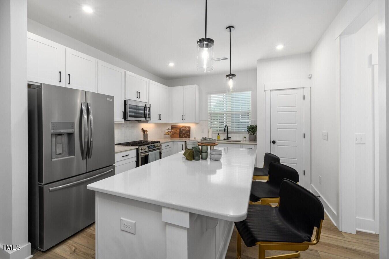 Raleigh, North Carolina 27601, United States, 3 Bedrooms Bedrooms, ,3 BathroomsBathrooms,Residential,Active,52095
