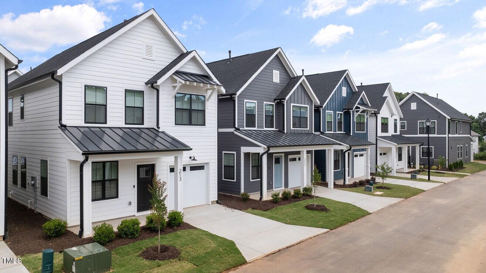 Raleigh, North Carolina 27601, United States, 3 Bedrooms Bedrooms, ,3 BathroomsBathrooms,Residential,Active,52095