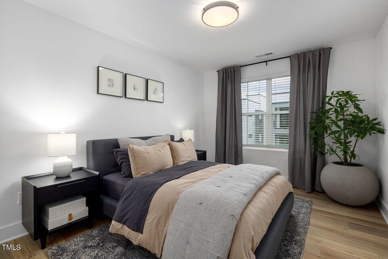 Raleigh, North Carolina 27601, United States, 3 Bedrooms Bedrooms, ,3 BathroomsBathrooms,Residential,Active,52095