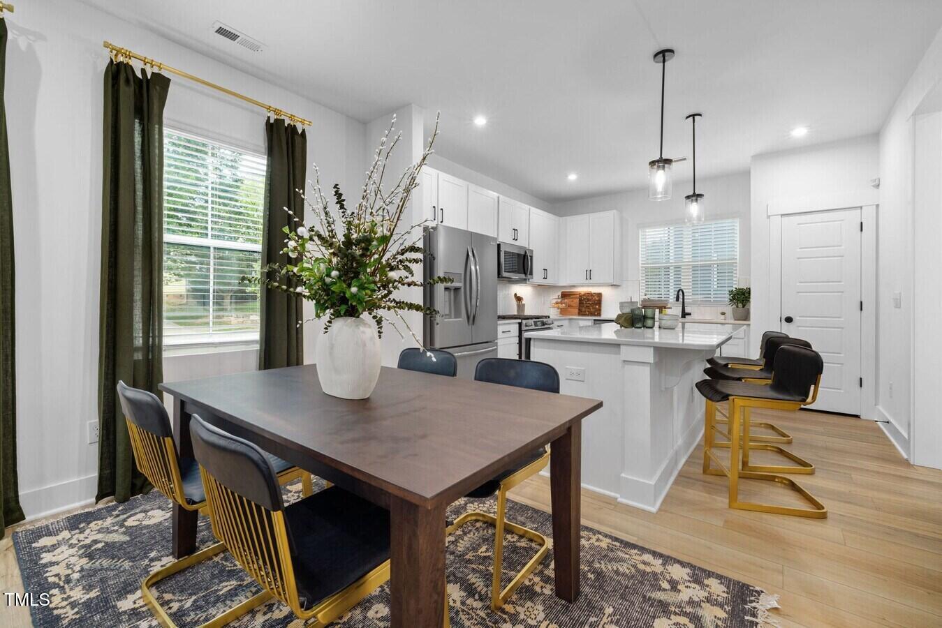 Raleigh, North Carolina 27601, United States, 3 Bedrooms Bedrooms, ,3 BathroomsBathrooms,Residential,Active,52095