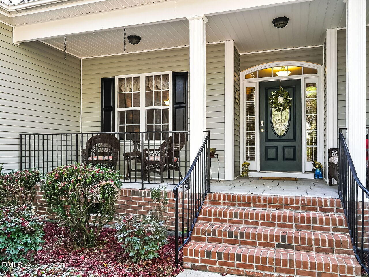 32 Bridgeport Circle