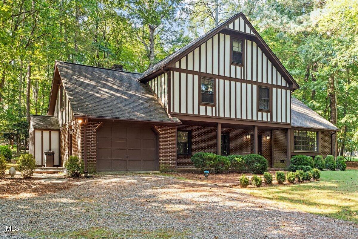 116 Cromwell Court