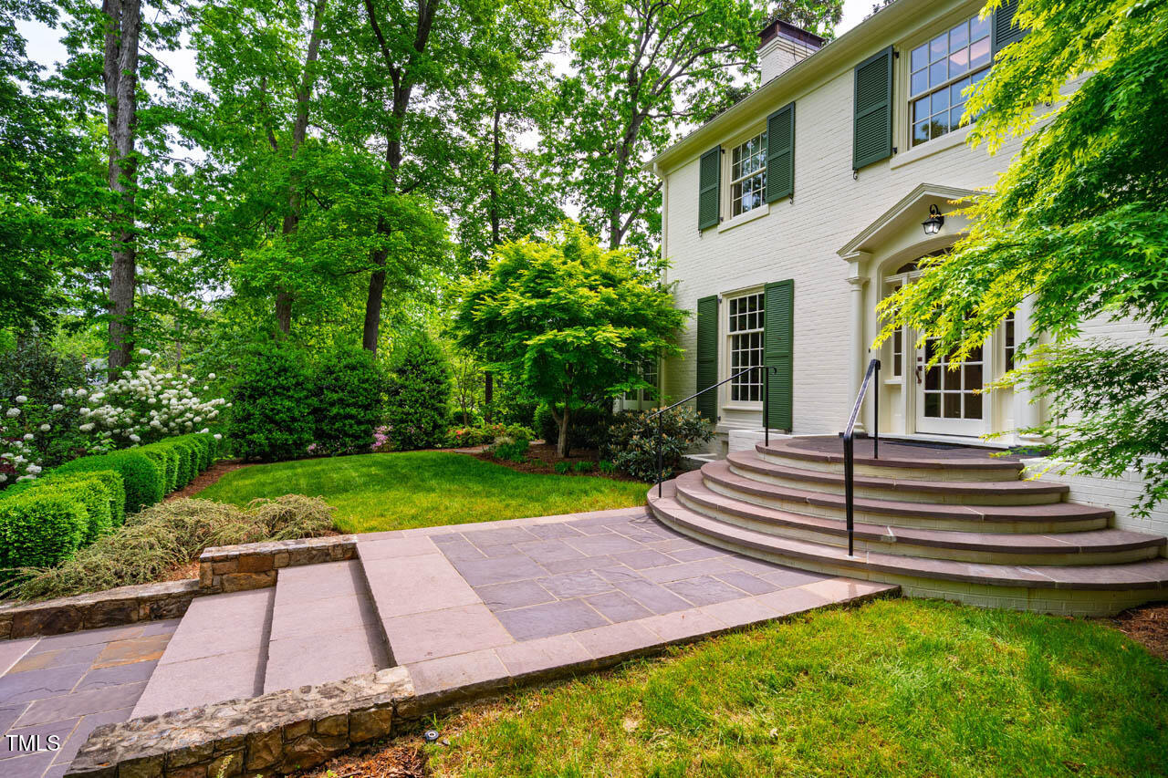 220 Glandon Drive