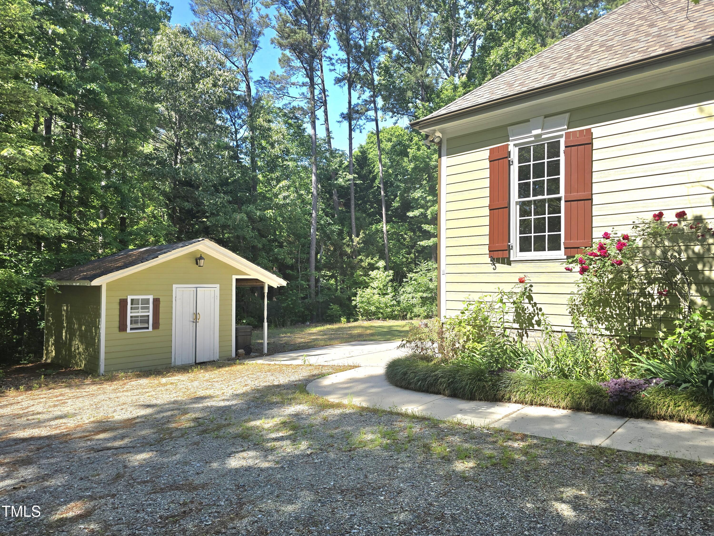 109 Springwood Drive