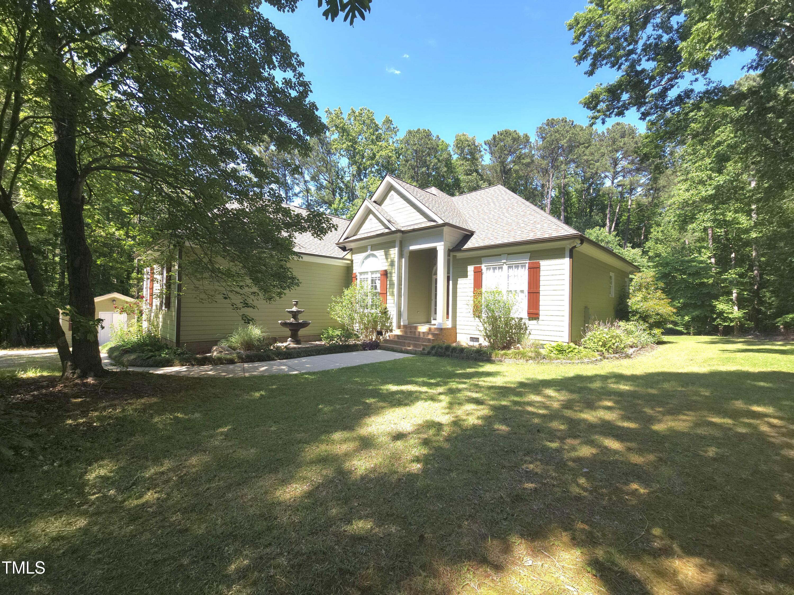 109 Springwood Drive