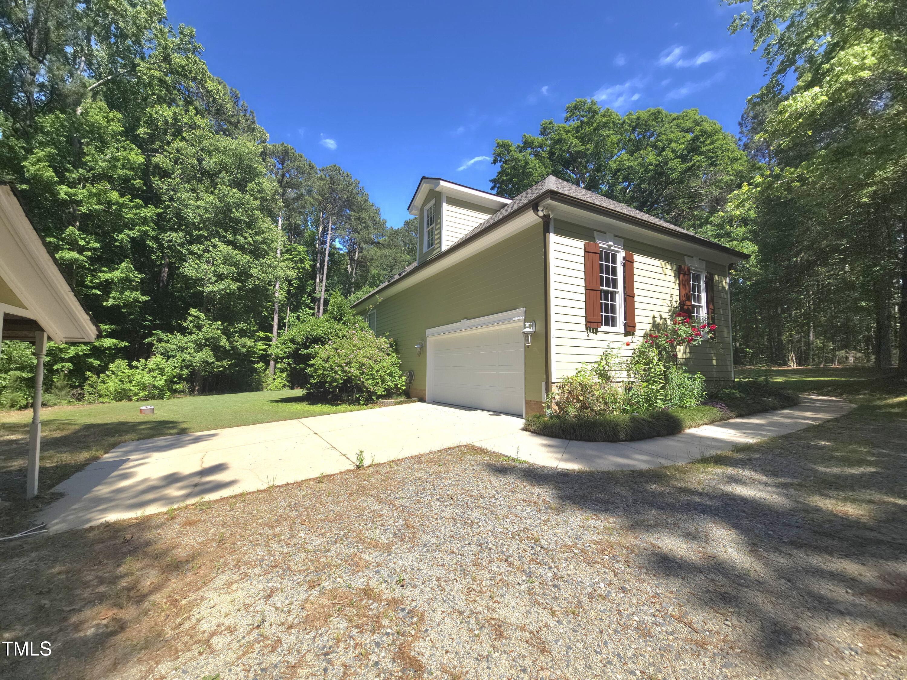 109 Springwood Drive