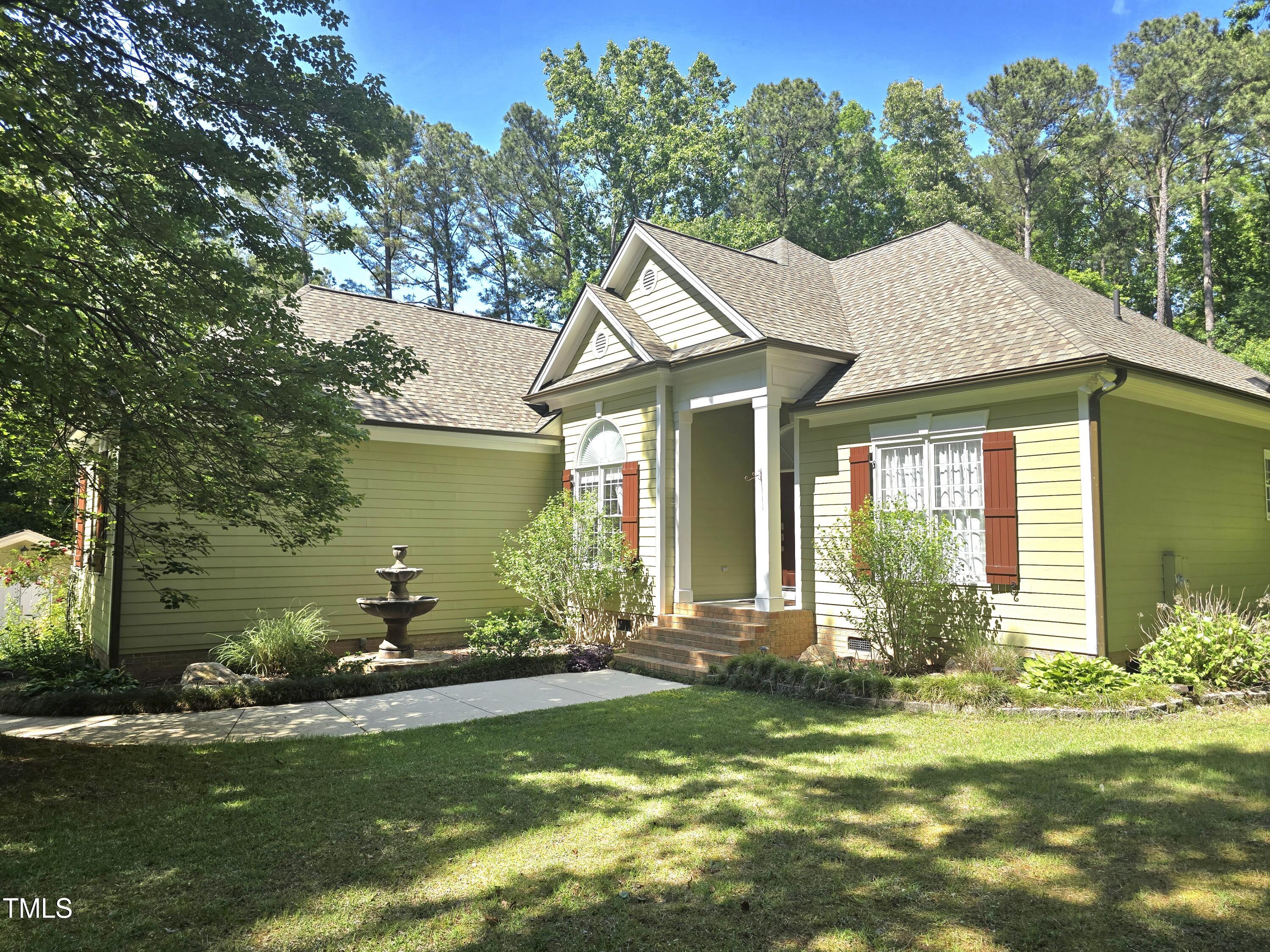 109 Springwood Drive