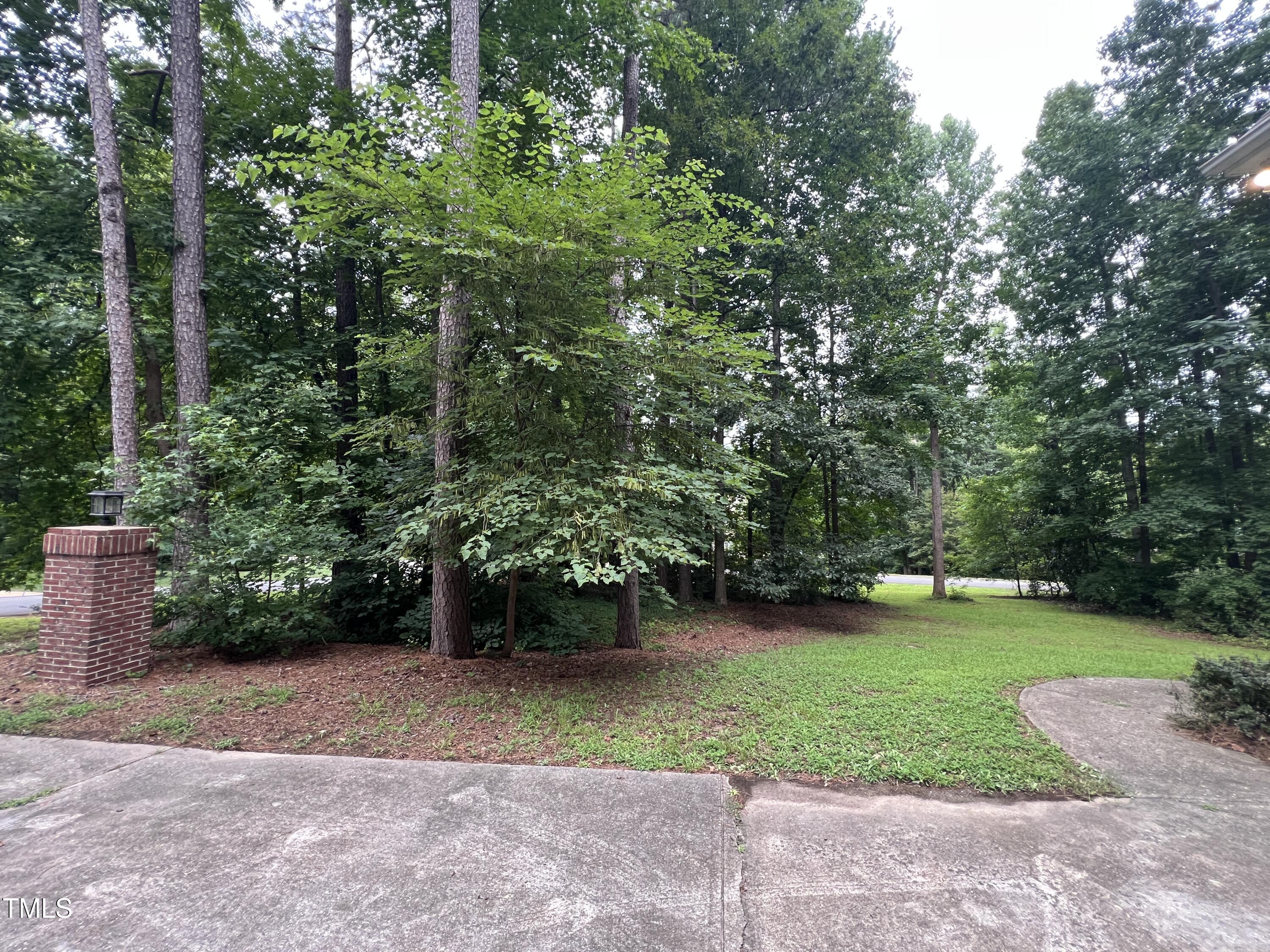 8001 Lakeshore Drive